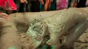 Gina Killmer Enters The Mud Ring Screencap 30 on sinx.preview.netperv.com