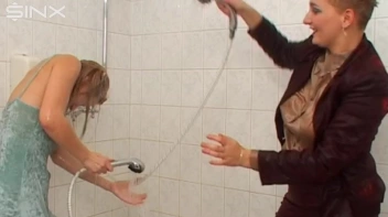 Gorgeous Babes Get Wet In Water Fight Screencap 18 on sinx.preview.netperv.com