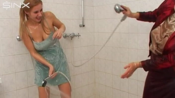 Gorgeous Babes Get Wet In Water Fight Screencap 5 on sinx.preview.netperv.com