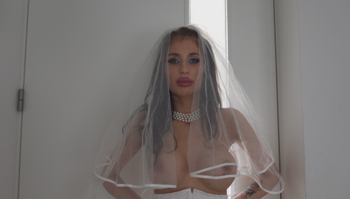 Latest deal - Bride to be turns her wedding day to anal day
