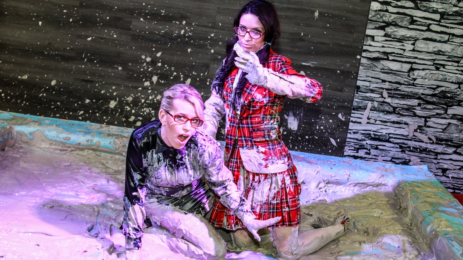 Mud Wrestling Catfight For Teacher And Schoolgirl on sinx.preview.netperv.com