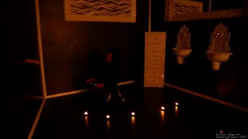 The Slimy Seance Screencap 2 on sinx.preview.netperv.com