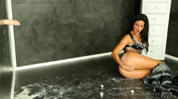 The Slimy Seance Screencap 64 on sinx.preview.netperv.com