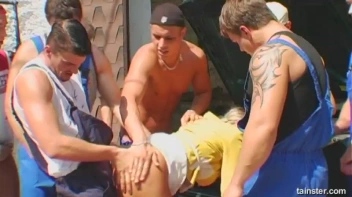 Francesca Fellucci Fucks All Of Her Mechanics Screencap 15 on sinx.preview.netperv.com