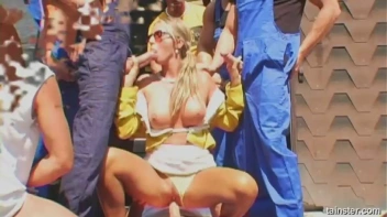 Francesca Fellucci Fucks All Of Her Mechanics Screencap 27 on sinx.preview.netperv.com