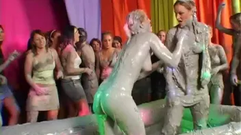 Mudslinging Eurobabes Screencap 31 on sinx.preview.netperv.com