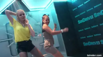 Sexy Shower Girls Screencap 47 on sinx.preview.netperv.com