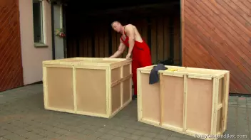 A Delicious Delivery Screencap 1 on sinx.preview.netperv.com