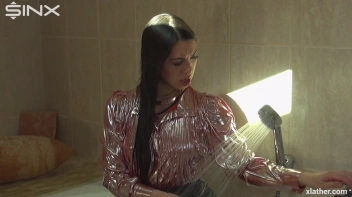 Her Shower Sex Appeal Screencap 22 on sinx.preview.netperv.com