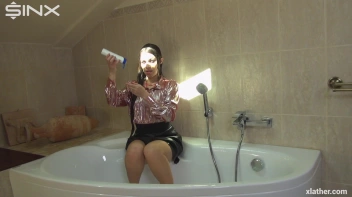 Her Shower Sex Appeal Screencap 23 on sinx.preview.netperv.com