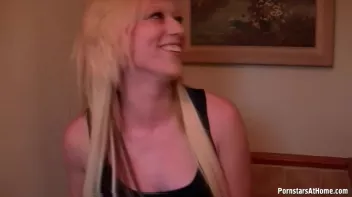 Brits Piss Best Screencap 3 on sinx.preview.netperv.com