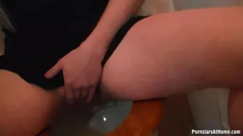 Brits Piss Best Screencap 45 on sinx.preview.netperv.com