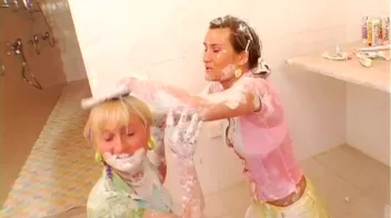 Toothpaste Fueled Catfight Screencap 93 on sinx.preview.netperv.com