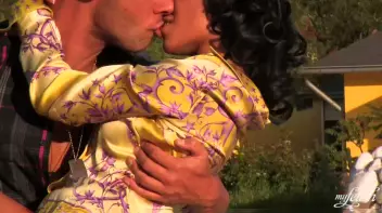 Pool Boy Knows How To Handle a Bitchy Customer Screencap 56 on sinx.preview.netperv.com