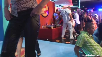 Bikini Beach Balls Part 2 - Cam 4 Screencap 1 on sinx.preview.netperv.com