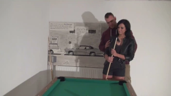 Er zeigt mir wie man richtig Einlocht Screencap 4 on sinx.preview.netperv.com