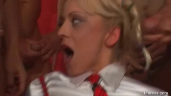 Pee Covered College Chick Screencap 17 on sinx.preview.netperv.com