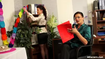 Birthdays Can Be A Messy Bitch Screencap 8 on sinx.preview.netperv.com