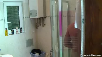 Bathroom Bangers Screencap 1 on sinx.preview.netperv.com