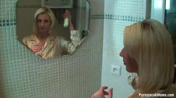 Bathroom Bangers Screencap 4 on sinx.preview.netperv.com