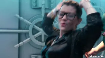 Teasing babes getting dripping wet Screencap 21 on sinx.preview.netperv.com