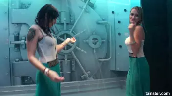 Teasing babes getting dripping wet Screencap 69 on sinx.preview.netperv.com