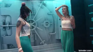 Teasing babes getting dripping wet Screencap 70 on sinx.preview.netperv.com