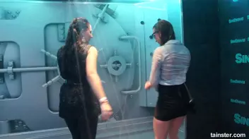 Teasing babes getting dripping wet Screencap 77 on sinx.preview.netperv.com