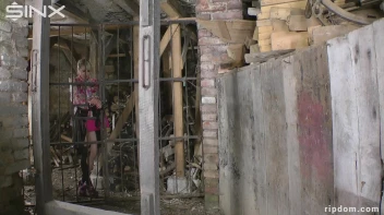 Blonde Is Strung Up And Left To Suffer Screencap 75 on sinx.preview.netperv.com