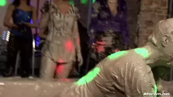 Alex Roars Her Way Through This Mud Battle! Screencap 14 on sinx.preview.netperv.com