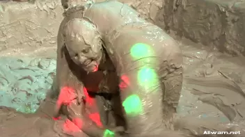 Alex Roars Her Way Through This Mud Battle! Screencap 24 on sinx.preview.netperv.com