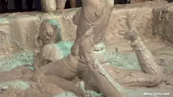 Alex Roars Her Way Through This Mud Battle! Screencap 25 on sinx.preview.netperv.com