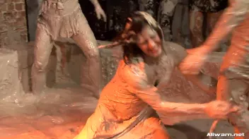 Alex Roars Her Way Through This Mud Battle! Screencap 58 on sinx.preview.netperv.com