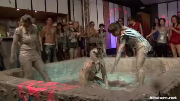 Alex Roars Her Way Through This Mud Battle! Screencap 70 on sinx.preview.netperv.com