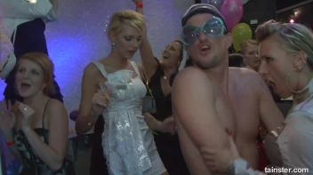 Welcome To The Mad House Part 1 - Cam 2 Screencap 56 on sinx.preview.netperv.com