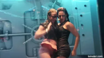 Soaking wet babes shaking their booties Screencap 23 on sinx.preview.netperv.com