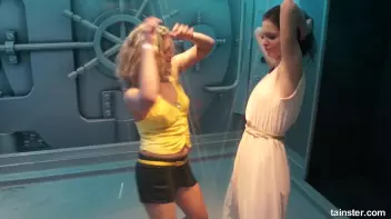 Soaking wet babes shaking their booties Screencap 40 on sinx.preview.netperv.com