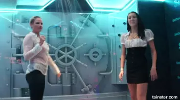 Soaking wet babes shaking their booties Screencap 74 on sinx.preview.netperv.com