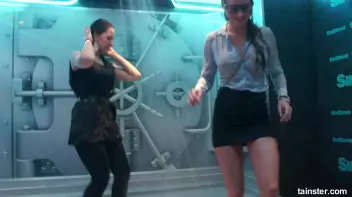 Teasing babes getting dripping wet Screencap 84 on sinx.preview.netperv.com