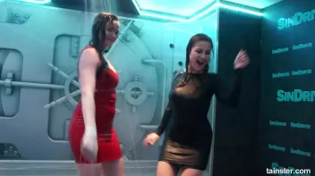 Teasing babes getting dripping wet Screencap 15 on sinx.preview.netperv.com