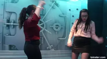 Teasing babes getting dripping wet Screencap 47 on sinx.preview.netperv.com