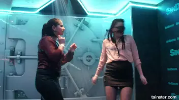 Teasing babes getting dripping wet Screencap 55 on sinx.preview.netperv.com