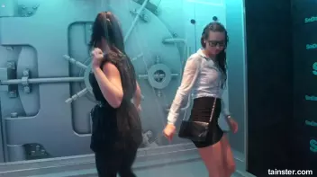 Teasing babes getting dripping wet Screencap 72 on sinx.preview.netperv.com