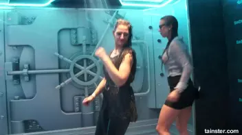 Teasing babes getting dripping wet Screencap 81 on sinx.preview.netperv.com