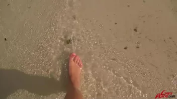 Wet And Messy Freak At The Beach Screencap 3 on sinx.preview.netperv.com