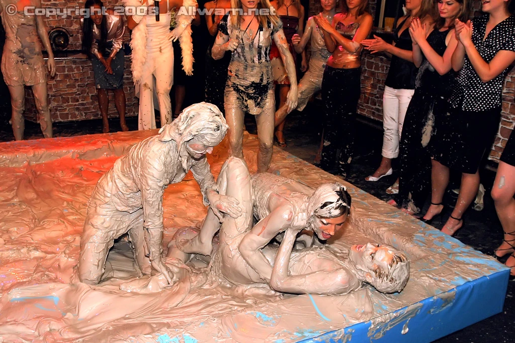 Hair-Pulling, Face-Planting Mud Rumble on sinx.preview.netperv.com