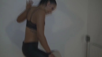 Hundeerziehung Teil3 - Fussabtreter muss Pisse schlucken Screencap 5 on sinx.preview.netperv.com