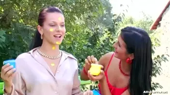 Extreme Finger Painting Goes Eurobabe Brawl Screencap 4 on sinx.preview.netperv.com