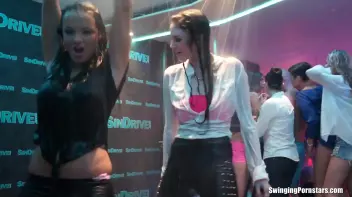 Summer Jam Bang Part 1 - Shower Cam Screencap 54 on sinx.preview.netperv.com