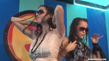 Bikini Beach Balls Part 3 - Cam 4 Screencap 11 on sinx.preview.netperv.com